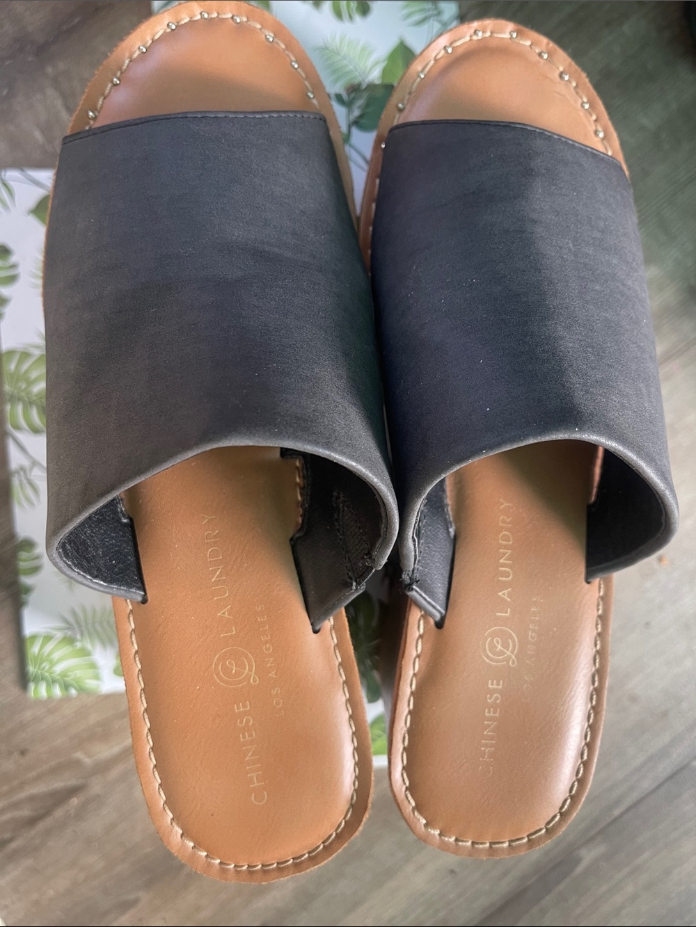 Chinese Laundry Black and Tan Slide Mules